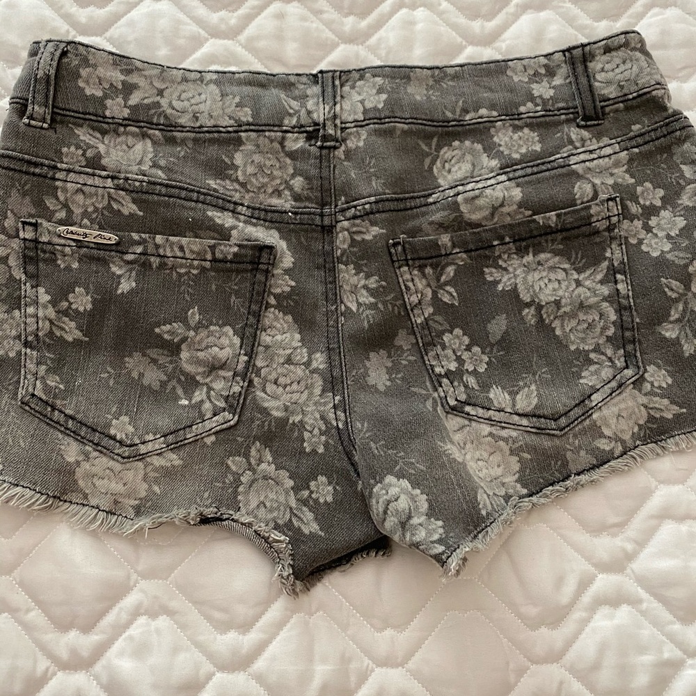 Girls Cutoff Jeans